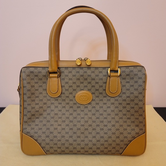 Authentic Gucci Old GG Micro PVC Handbag SK-371
